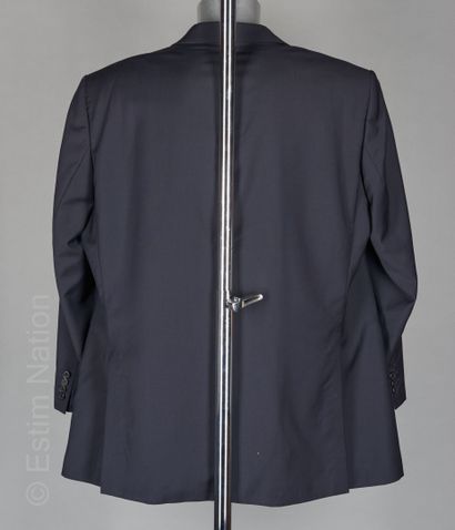 FERAUD
VESTE en laine froide encre, trois...