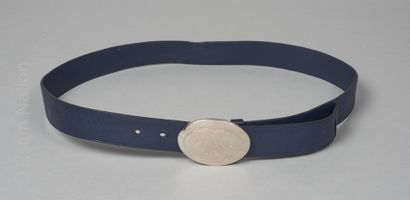 PRADA
CEINTURE en cuir saffiano marine, boucle...