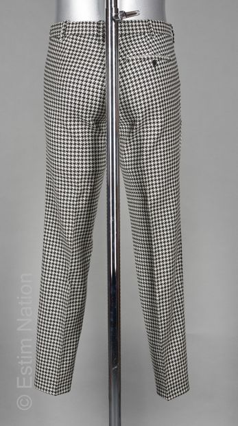 Neil BARRETT
PANTALON skinny fit en laine...