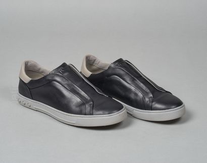Tod's
PAIRE DE SNEACKERS basses à empeigne...