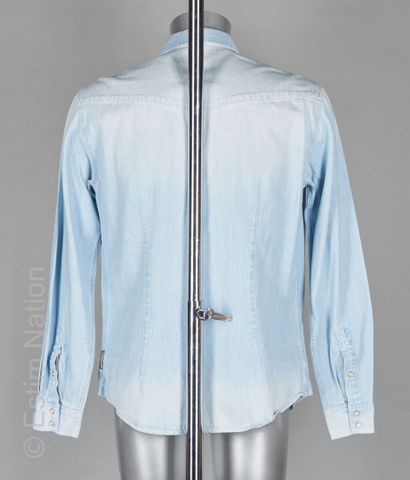 ARMANI Jeans

Blue used denim shirt (T L)...