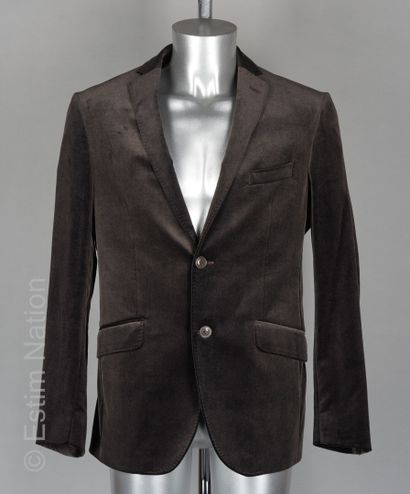 ETRO
VESTE en velours de coton ébène, trois...