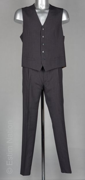 BERLUTI
COSTUME TROIS PIECES en laine gris...
