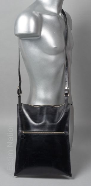 Jean Paul GAULTIER

SACOCHE en veau glacé...