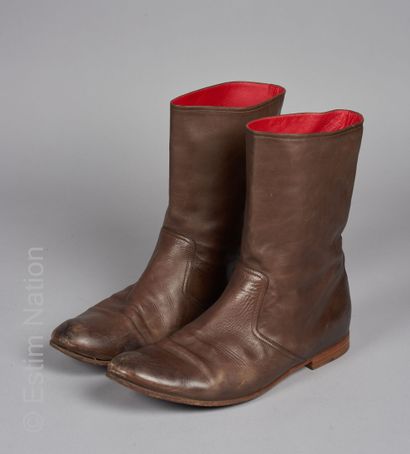 GUCCI
PAIRE DE BOTTES semi hautes en agneau...