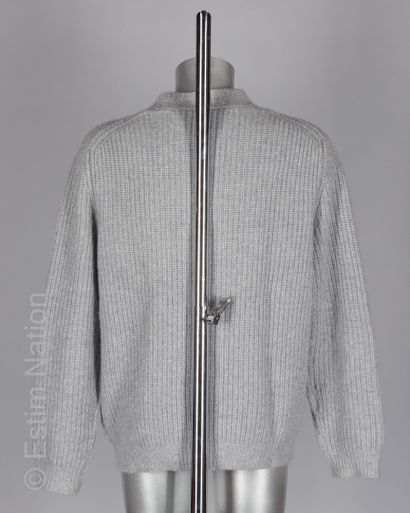 KUJTEN
CARDIGAN en épais tricot cachemire...