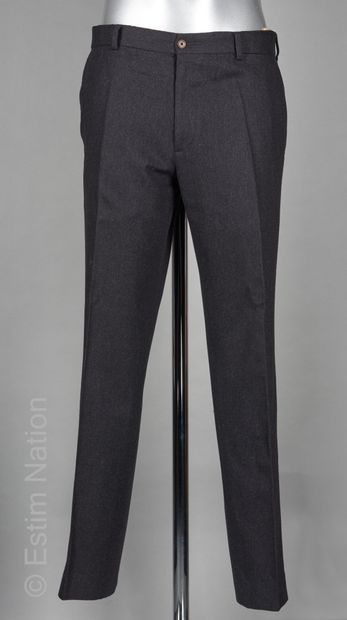 SANDRO, RALPH LAUREN
DEUX PANTALONS classiques...