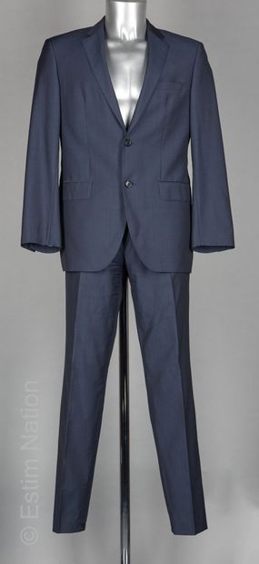 HUGO BOSS
COSTUME en laine froide bleu orage...