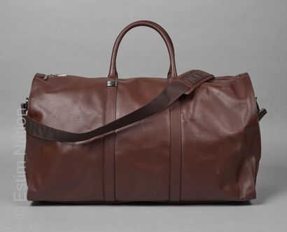 MONTBLANC
SAC DE VOYAGE en cuir strié chocolat,...