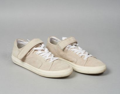 PIERRE HARDY
PAIRE DE BASKETS à scratch en...