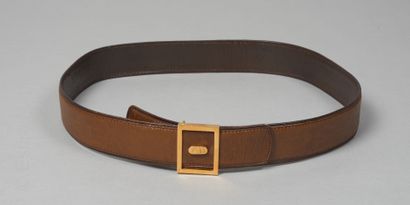 LOUIS VUITTON vintage
CEINTURE en veau kaki...