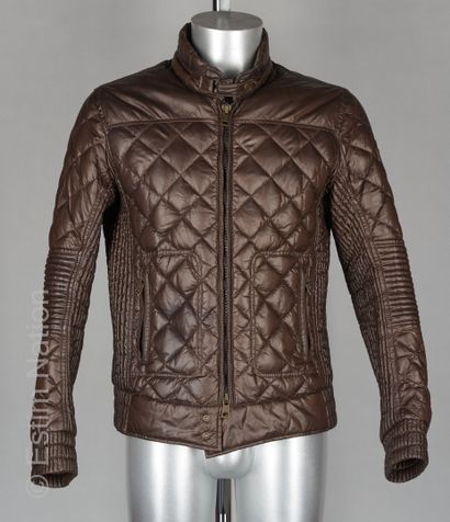 MONCLER
DOUDOUNE en polyamide matelassée...