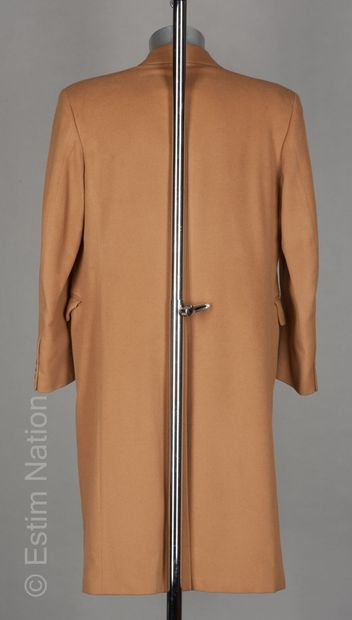 Loro PIANA
MANTEAU en cachemire camel, double...