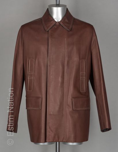 HERMES
MANTEAU en veau cacao à piqures sellier,...
