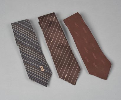 Yves Saint LAURENT
TROIS CRAVATES en soie...