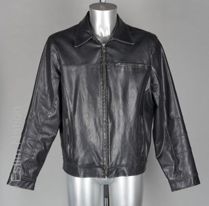 GUESS
BLOUSON en simili cuir noir, trois...