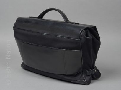 MONTBLANC
GRANDE SERVIETTE en veau et toile...