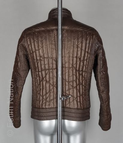 MONCLER
DOUDOUNE en polyamide matelassée...
