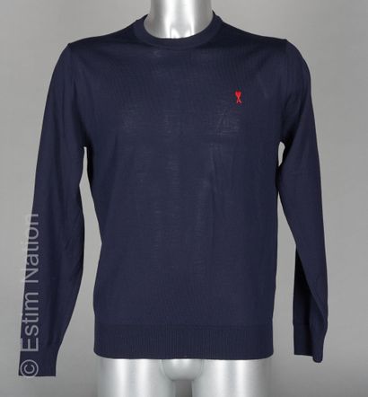 AMI
PULL OVER en fin tricot de laine mérinos...