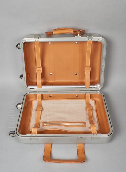 HERMES PARIS PAR GABRIELE PEZZINI (COLLECTION...