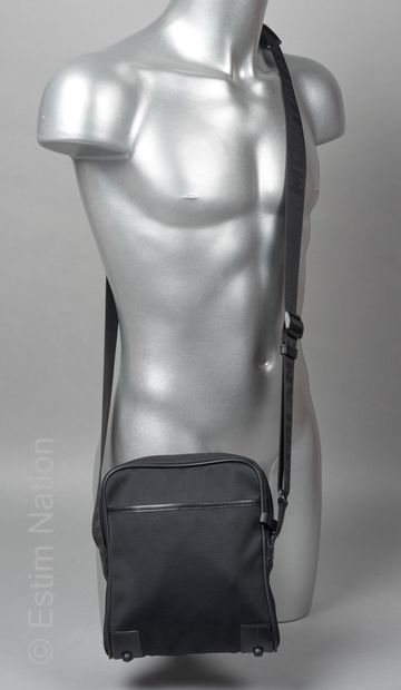 MONTBLANC

SACOCHE bandoulière en cuir et...