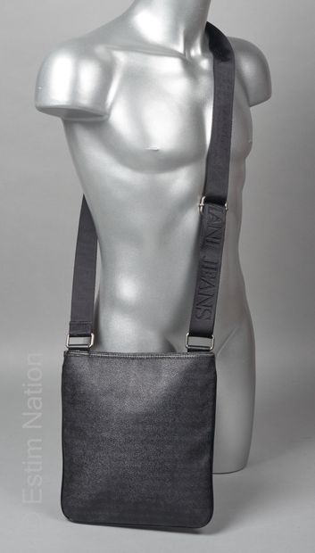 ARMANI Jeans
SACOCHE bandoulière en cuir...