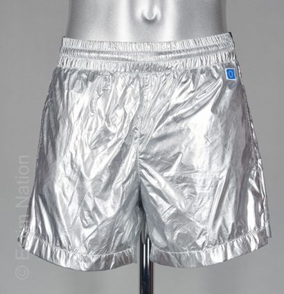 ETUDES
SHORT DE BAIN en polyester métallisé...