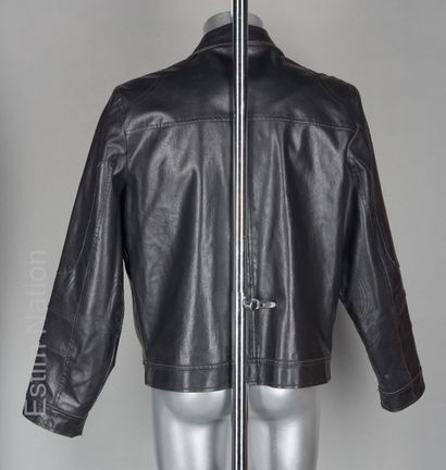 GUESS
BLOUSON en simili cuir noir, trois...