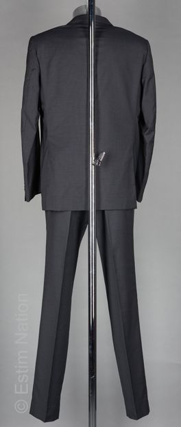VALENTINO
COSTUME en laine anthracite façonné...