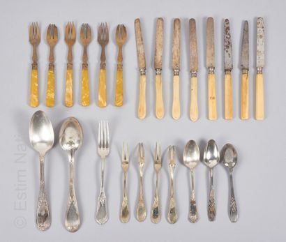 ARTS DE LA TABLE - ARGENTERIE - METAL ARGENTE
-...
