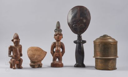 ARTS D'AFRIQUE
Réunion de souvenirs de voyage...