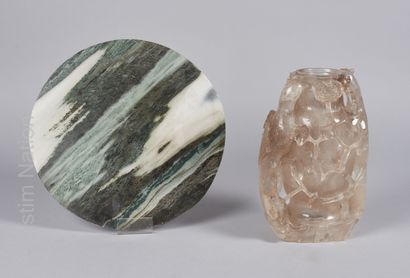 ARTS DECORATIFS XXE SIECLE - CHINE
CHINE



Vase...