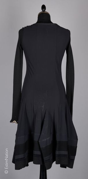 MARITHE FRANCOIS GIRBAUD
ROBE en jersey polyester...