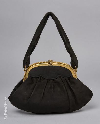 ANONYME CIRCA 1950
PETIT SAC du soir en renne...