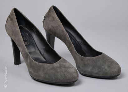 TOD'S
Pair of grey leather slingbacks with...