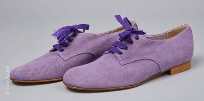 CAREL
PAIRE DE SOULIERS en denim violet (P...