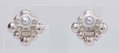 CHANEL (COLLECTION AUTOMNE-HIVER 2012)
PAIRE...