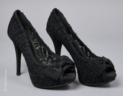 DOLCE & GABBANA
PAIRE D'ESCARPINS en résille...
