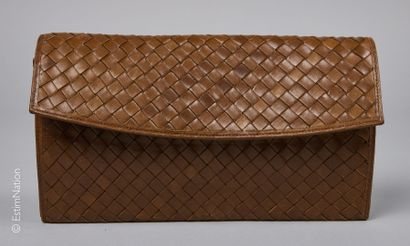 CHARLES JOURDAN VINTAGE
POCHETTE en agneau...