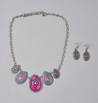 ANONYME 
Demi parure composée d'un collier...