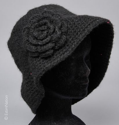 MARIE MERCIE, ANONYME
BERET in burgundy felt,...