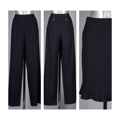 ESCADA
DEUX PANTALONS et une JUPE en laine...