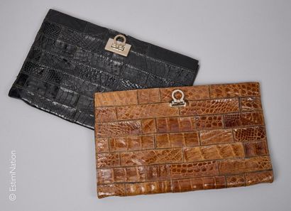 ANONYME CIRCA 1970
DEUX POCHETTES en cuir...