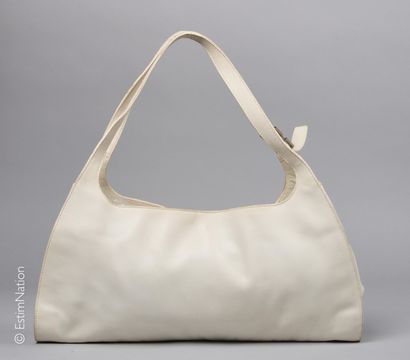 GUCCI VINTAGE
SAC en box blanc, deux anses...