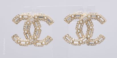 CHANEL (COLLECTION AUTOMNE-HIVER 2022)
PAIRE...