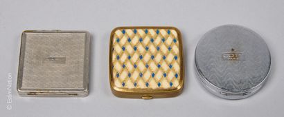 Lot de trois poudriers de sac dont Coty en...