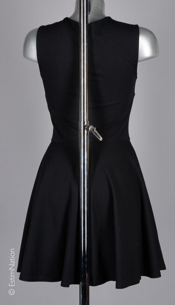 DIANE VON FURSTENBERG
ROBE patineuse en viscose...