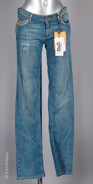 D&G DOLCE & GABBANA
lovely regular low rise...