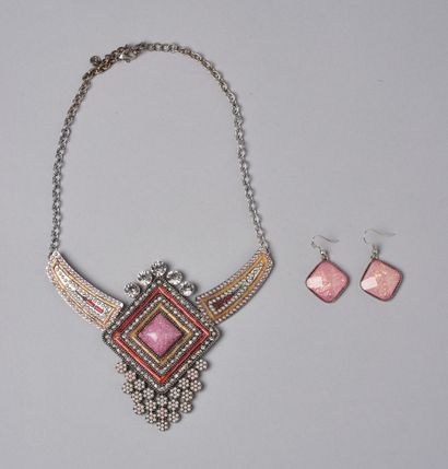 DEMI-PARURE composée d'un COLLIER et d'une...