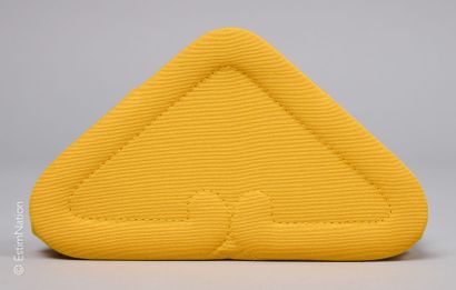 GUERLAIN
POCHETTE en ottoman tournesol contenant...